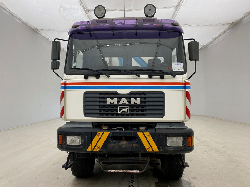 MAN FE 410 A - 6x6 - Dragbil: bild 2 MAN FE 410 A - 6x6 - Dragbil: bild 2