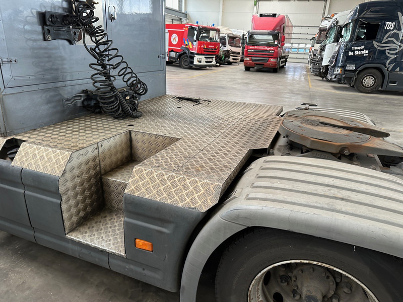 Scania P94D.300 - Dragbil: bild 5 Scania P94D.300 - Dragbil: bild 5