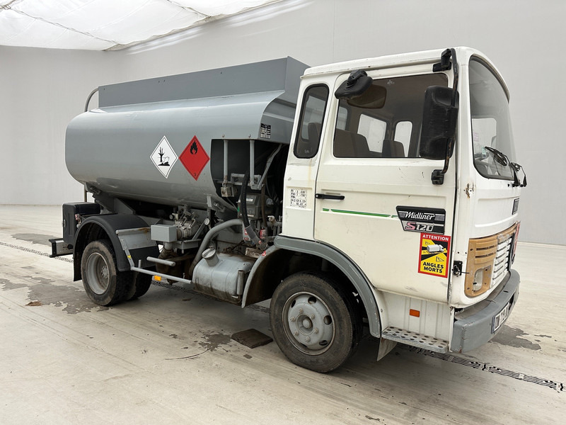 Renault Midliner S120 - Tankbil: bild 3 Renault Midliner S120 - Tankbil: bild 3