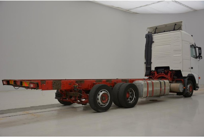 Volvo FH12.380 - 6x2 Globetrotter - Chassi lastbil: bild 4 Volvo FH12.380 - 6x2 Globetrotter - Chassi lastbil: bild 4