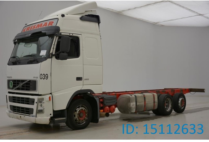 Volvo FH12.380 - 6x2 Globetrotter - Chassi lastbil: bild 1 Volvo FH12.380 - 6x2 Globetrotter - Chassi lastbil: bild 1