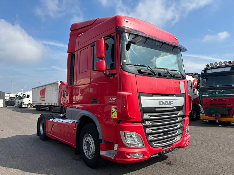 DAF XF 510 Spacecab Retarder Euro 6 - Dragbil: bild 2 DAF XF 510 Spacecab Retarder Euro 6 - Dragbil: bild 2