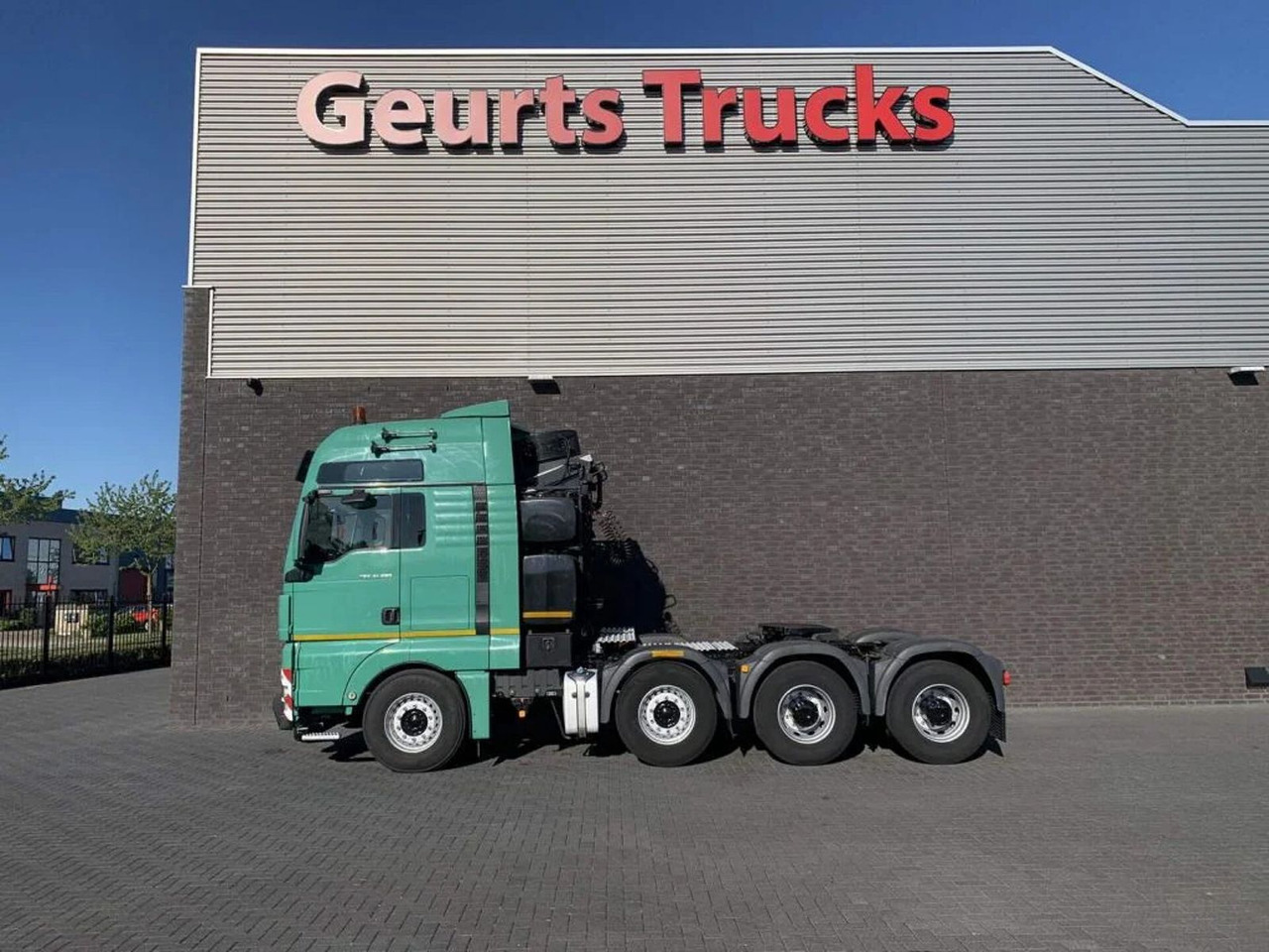 MAN TGX 41.680 V8 8X4 HEAVY DUTY TRACTOR 250 TONS - Dragbil: bild 1 MAN TGX 41.680 V8 8X4 HEAVY DUTY TRACTOR 250 TONS - Dragbil: bild 1