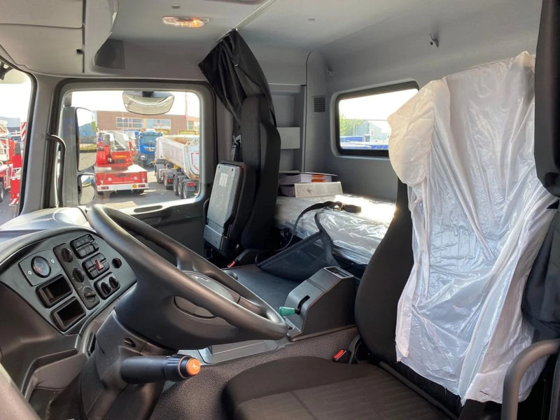 Ny Dragbil Mercedes-Benz TITAN 5560 Z52-600 F TITAN 5560 Z52-600 F 6X6 HEAVY-DUTY TRUCK: bild 17 Ny Dragbil Mercedes-Benz TITAN 5560 Z52-600 F TITAN 5560 Z52-600 F 6X6 HEAVY-DUTY TRUCK: bild 17