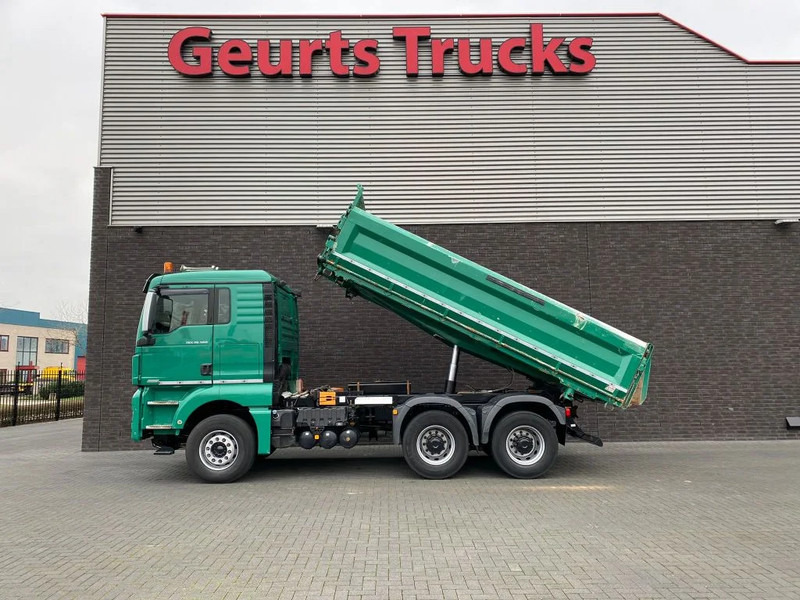 MAN TGX 26.560 6X4 BB + 3 ZIJDIGE KIPPER/TIPPER BORD MATIC - Tippbil lastbil: bild 1 MAN TGX 26.560 6X4 BB + 3 ZIJDIGE KIPPER/TIPPER BORD MATIC - Tippbil lastbil: bild 1