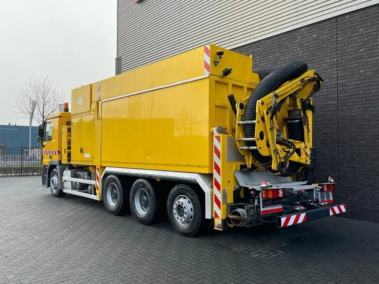Mercedes-Benz Actros 3248 8X4 TRIDEM MTS DINO 12 SAUGBAGGER/SU - Sugbil: bild 3 Mercedes-Benz Actros 3248 8X4 TRIDEM MTS DINO 12 SAUGBAGGER/SU - Sugbil: bild 3