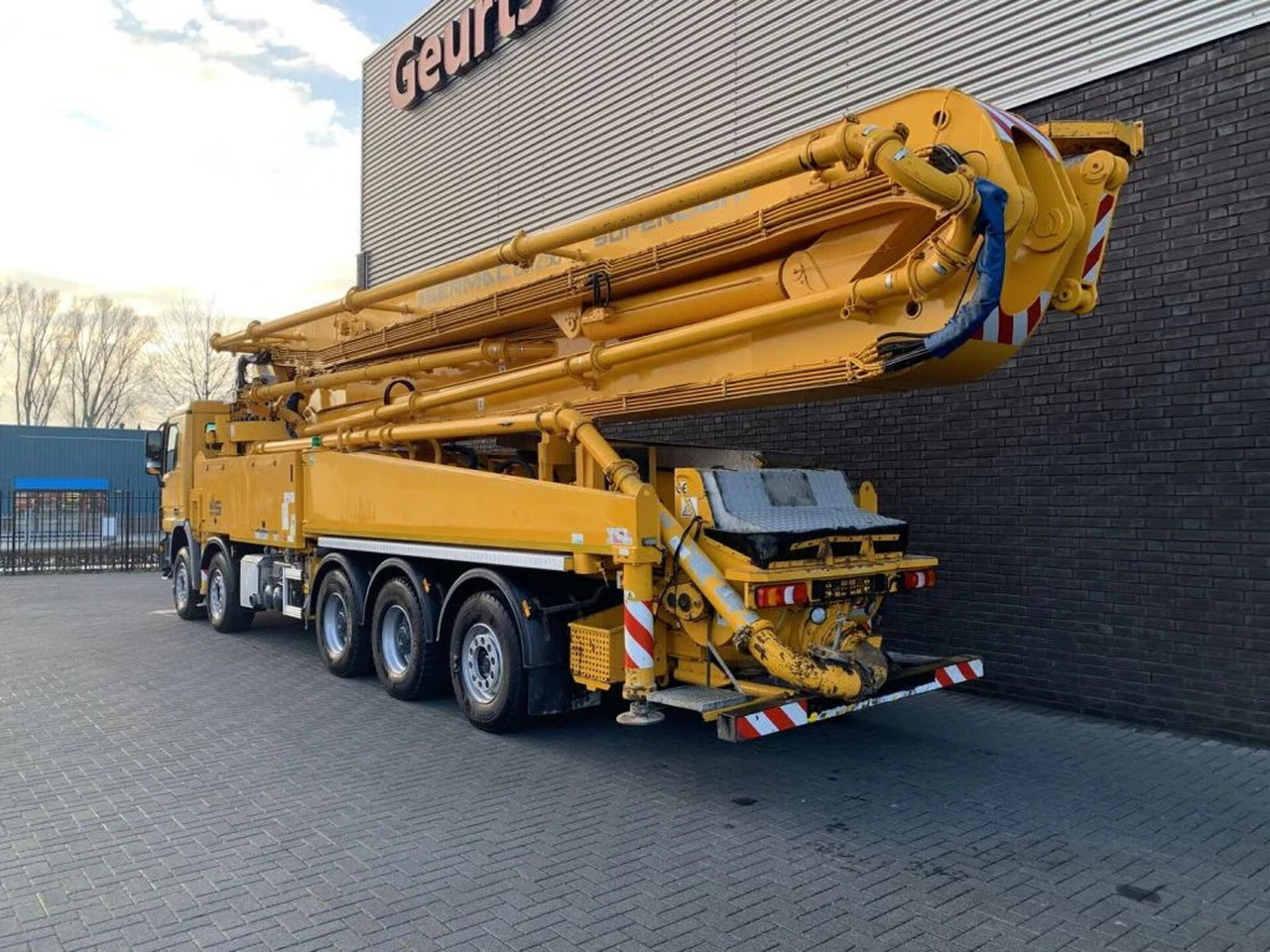 Mercedes-Benz Actros 5041 10X4 + SERMAC 6 RZ 56 METER CONCRETE - Betongpump: bild 3 Mercedes-Benz Actros 5041 10X4 + SERMAC 6 RZ 56 METER CONCRETE - Betongpump: bild 3