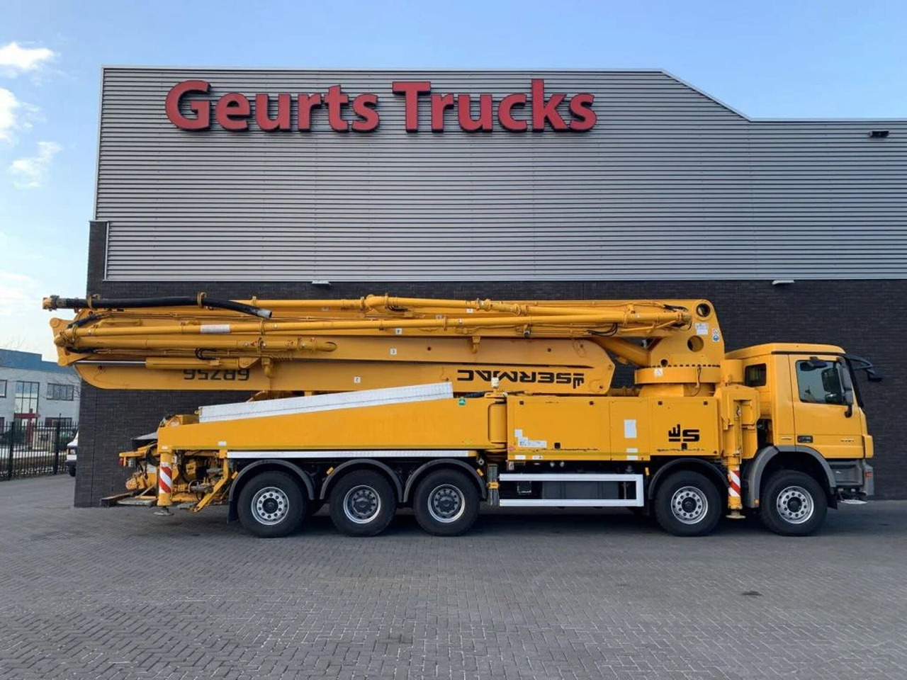 Mercedes-Benz Actros 5041 10X4 + SERMAC 6 RZ 56 METER CONCRETE - Betongpump: bild 5 Mercedes-Benz Actros 5041 10X4 + SERMAC 6 RZ 56 METER CONCRETE - Betongpump: bild 5