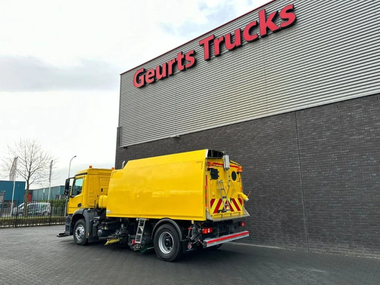 Mercedes-Benz Arocs 1824 4X2 BEAM A9000 SWEEPING TRUCK/ KEHRMA - Sopmaskin: bild 3 Mercedes-Benz Arocs 1824 4X2 BEAM A9000 SWEEPING TRUCK/ KEHRMA - Sopmaskin: bild 3