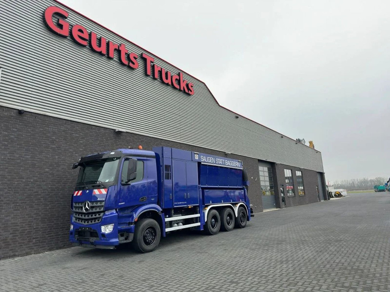 Mercedes-Benz Arocs 3251 8X4 RSP ESE 6 RD 8000 SAUGBAGGER/SUCT - Sugbil: bild 2 Mercedes-Benz Arocs 3251 8X4 RSP ESE 6 RD 8000 SAUGBAGGER/SUCT - Sugbil: bild 2