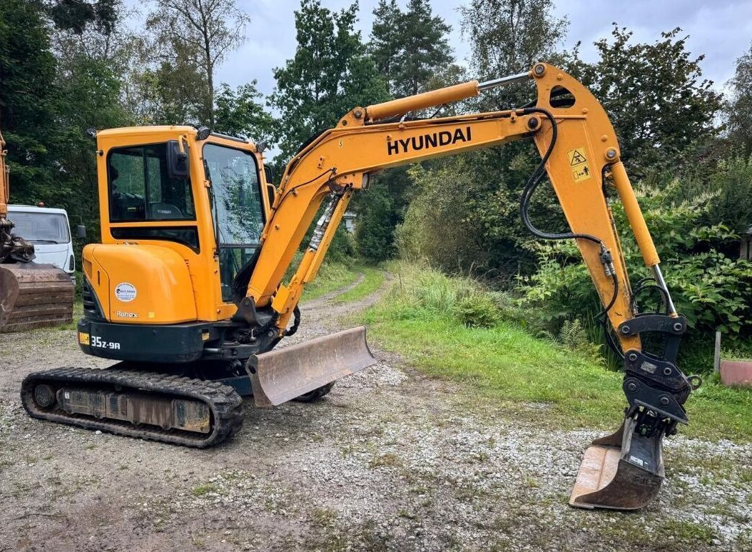 Hyundai R35Z - 9 - Minigrävmaskin: bild 2 Hyundai R35Z - 9 - Minigrävmaskin: bild 2
