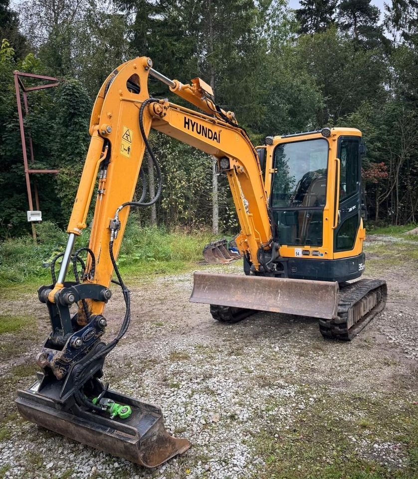 Hyundai R35Z - 9 - Minigrävmaskin: bild 3 Hyundai R35Z - 9 - Minigrävmaskin: bild 3