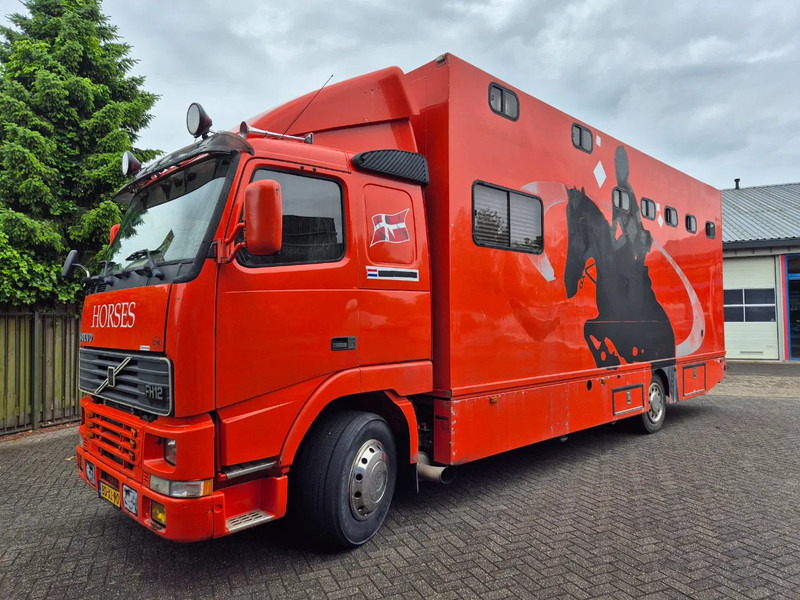 Volvo FH 12... 380pk luchtgeveerd voor en achteras - Hästbuss: bild 1 Volvo FH 12... 380pk luchtgeveerd voor en achteras - Hästbuss: bild 1