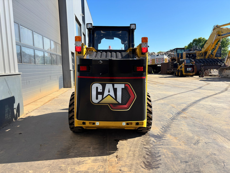 Caterpillar 216B3 - Lastare: bild 4 Caterpillar 216B3 - Lastare: bild 4