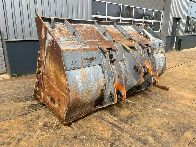 Doosan Bucket DL420-3 4500 l - Skopa: bild 1 Doosan Bucket DL420-3 4500 l - Skopa: bild 1