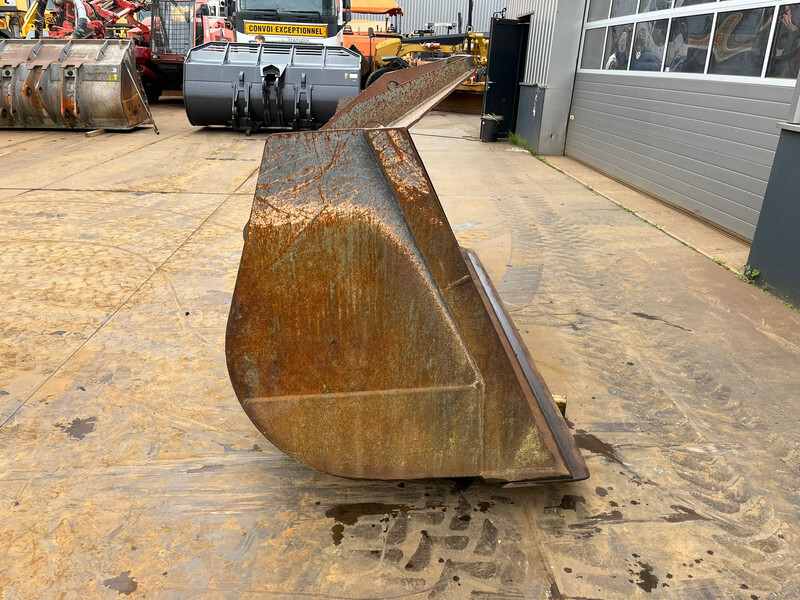 Doosan Bucket Doosan 3.5 CBM - Skopa: bild 3 Doosan Bucket Doosan 3.5 CBM - Skopa: bild 3