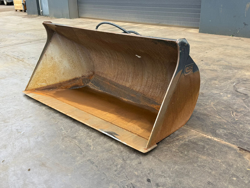 ZFE Side-Tilting bucket - Skopa: bild 3 ZFE Side-Tilting bucket - Skopa: bild 3