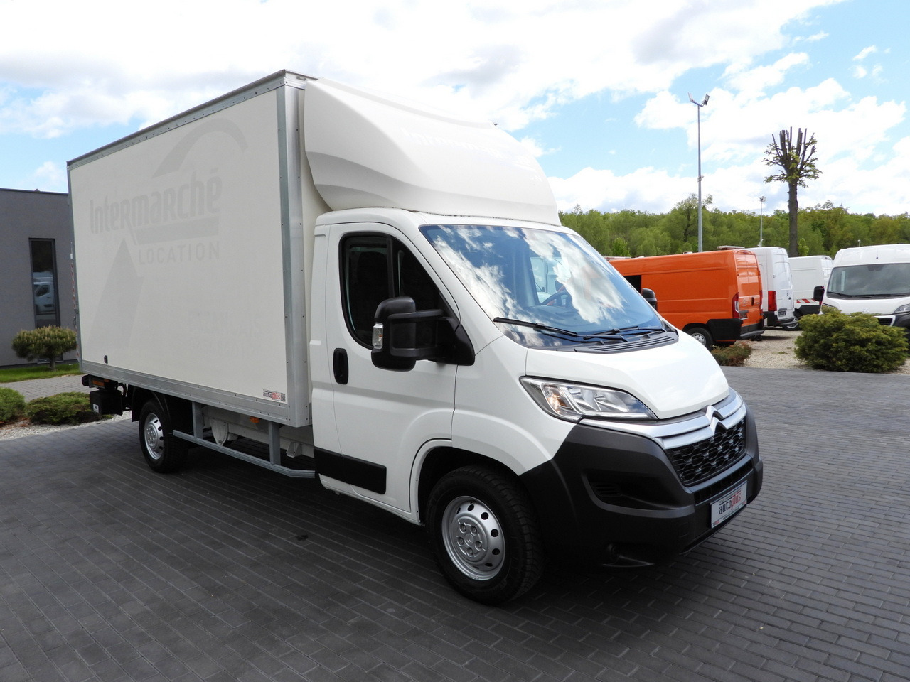 CITROEN JUMPER BOX LIFT 8 PALLETS CRUISE CONTROL NAVIGATION AIR CONDITIONING 165HP - Volymskåp: bild 4 CITROEN JUMPER BOX LIFT 8 PALLETS CRUISE CONTROL NAVIGATION AIR CONDITIONING 165HP - Volymskåp: bild 4