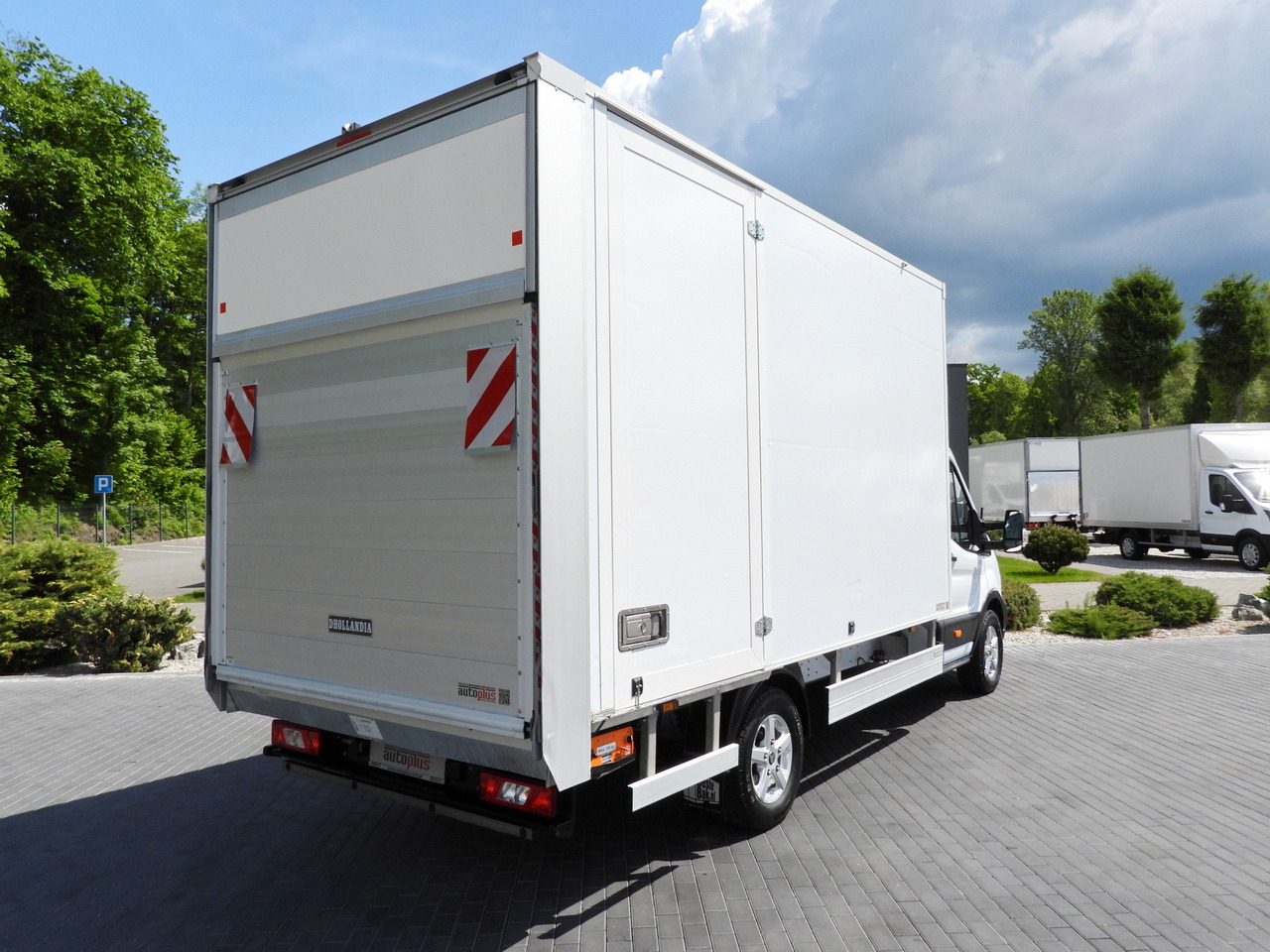 FORD TRANSIT BOX LIFT 8 PALLETS CRUISE CONTROL LED LIGHTS AIR CONDITIONING 130HP - Volymskåp: bild 3 FORD TRANSIT BOX LIFT 8 PALLETS CRUISE CONTROL LED LIGHTS AIR CONDITIONING 130HP - Volymskåp: bild 3