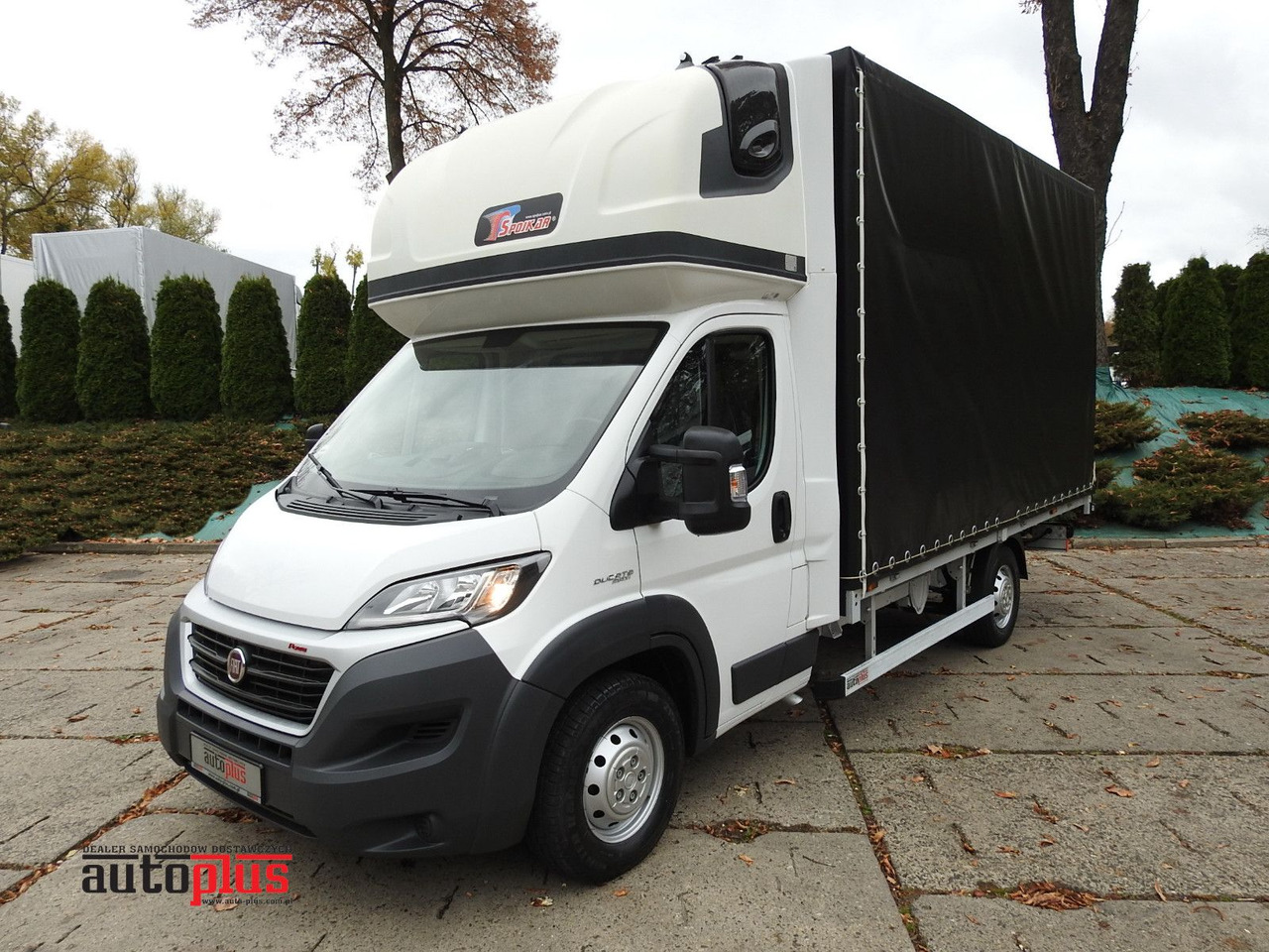 Fiat DUCATO PRITSCHE PLANE AUFZUG 8 PALETTEN WEBASTO - Transportbil med kapell: bild 1 Fiat DUCATO PRITSCHE PLANE AUFZUG 8 PALETTEN WEBASTO - Transportbil med kapell: bild 1