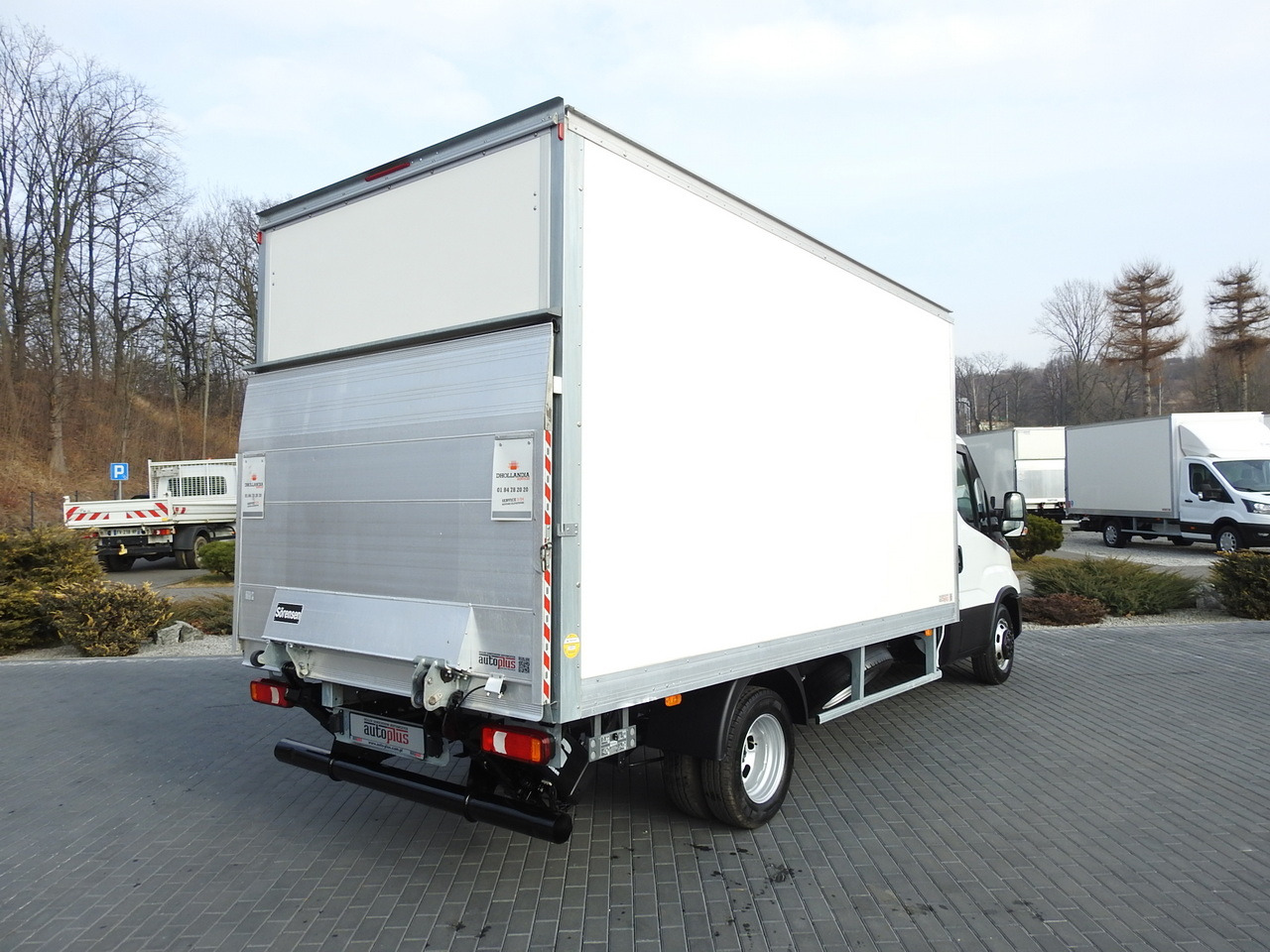 IVECO DAILY 35C16 BOX LIFT 8 PALLETS CRUISE CONTROL TWIN WHEELS AIR CONDITIONING 160HP - Volymskåp: bild 3 IVECO DAILY 35C16 BOX LIFT 8 PALLETS CRUISE CONTROL TWIN WHEELS AIR CONDITIONING 160HP - Volymskåp: bild 3