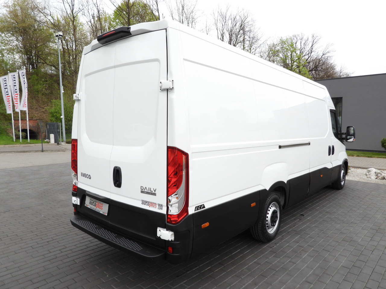 Kylbil IVECO DAILY 35S14 REFRIGERATOR VAN 0*C POWER SUPPLY 230V CRUISE CONTROL AUTOMATIC TRANSMISSION HI-MATIC AIR CONDITIONING  140HP: bild 14