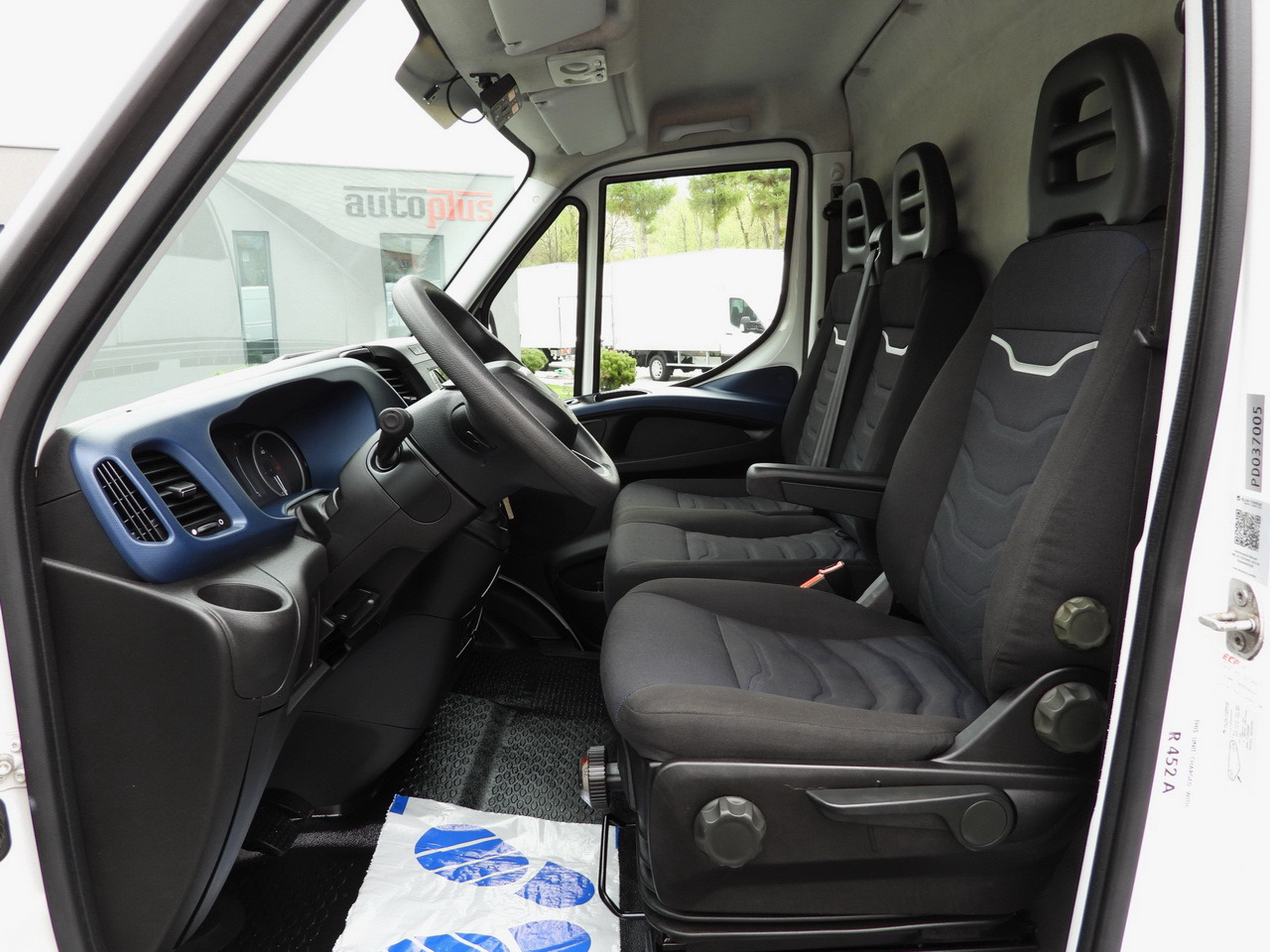 Kylbil IVECO DAILY 35S14 REFRIGERATOR VAN 0*C POWER SUPPLY 230V CRUISE CONTROL AUTOMATIC TRANSMISSION HI-MATIC AIR CONDITIONING  140HP: bild 34