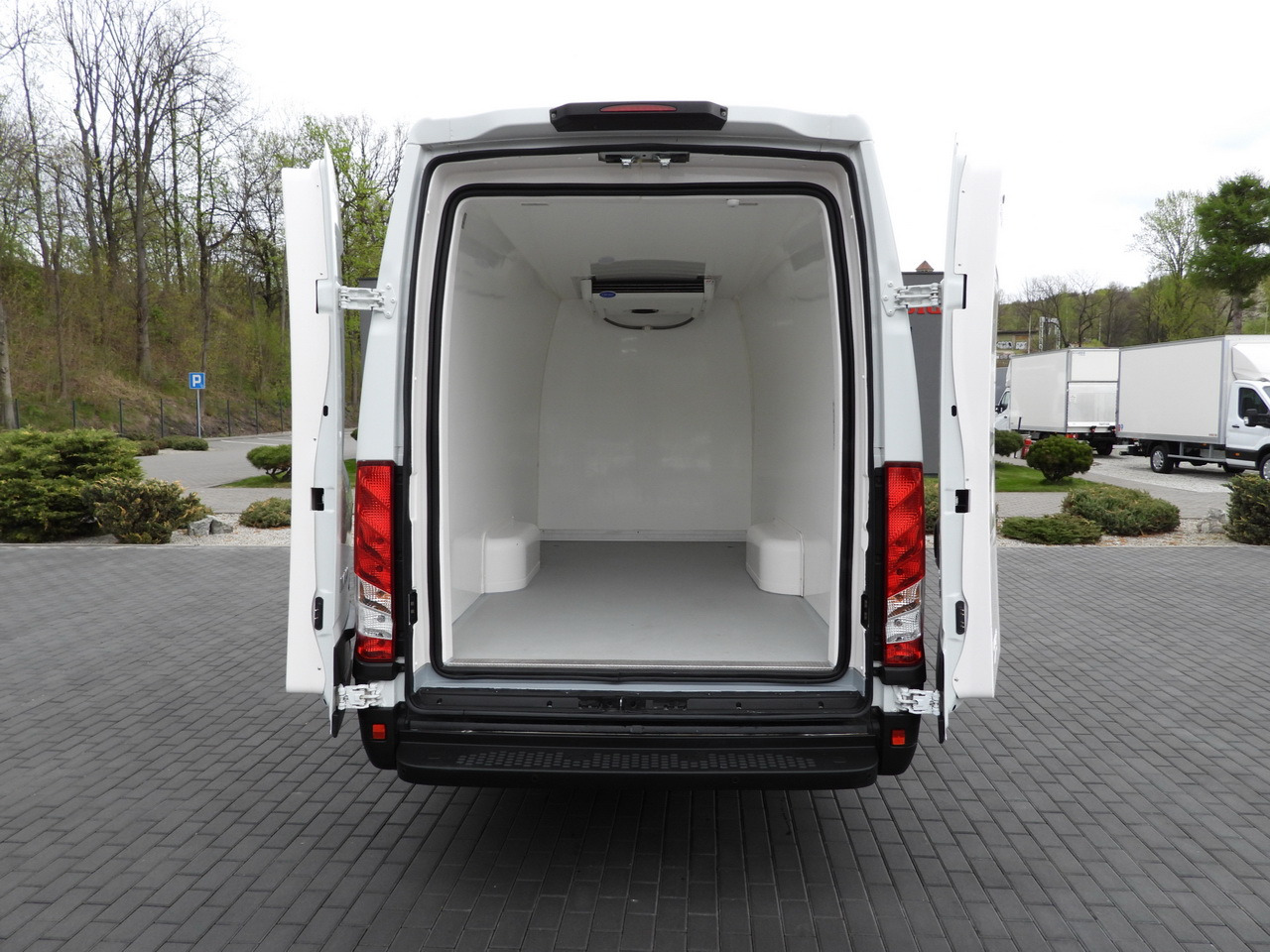 Kylbil IVECO DAILY 35S14 REFRIGERATOR VAN 0*C POWER SUPPLY 230V CRUISE CONTROL AUTOMATIC TRANSMISSION HI-MATIC AIR CONDITIONING  140HP: bild 16