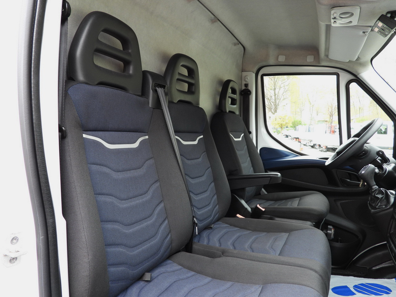 Kylbil IVECO DAILY 35S14 REFRIGERATOR VAN 0*C POWER SUPPLY 230V CRUISE CONTROL AUTOMATIC TRANSMISSION HI-MATIC AIR CONDITIONING  140HP: bild 47