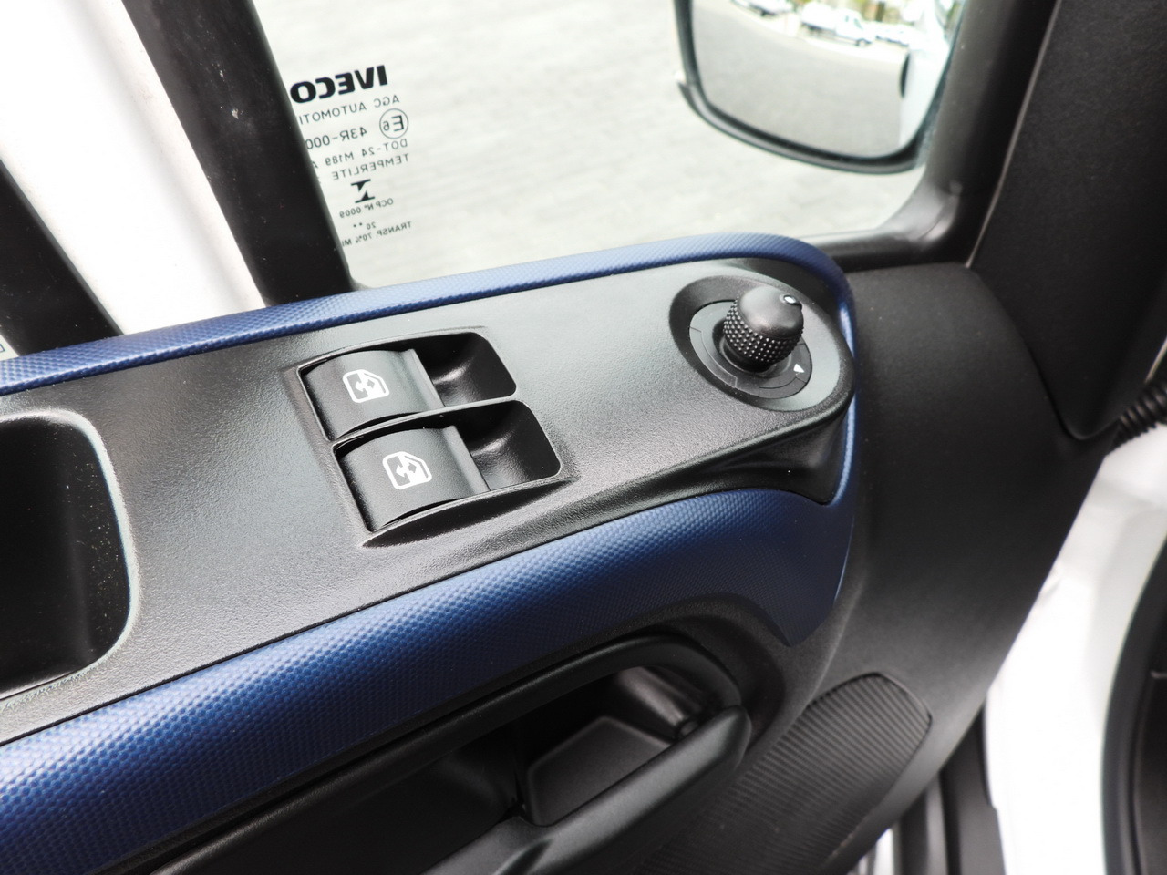 Kylbil IVECO DAILY 35S14 REFRIGERATOR VAN 0*C POWER SUPPLY 230V CRUISE CONTROL AUTOMATIC TRANSMISSION HI-MATIC AIR CONDITIONING  140HP: bild 36