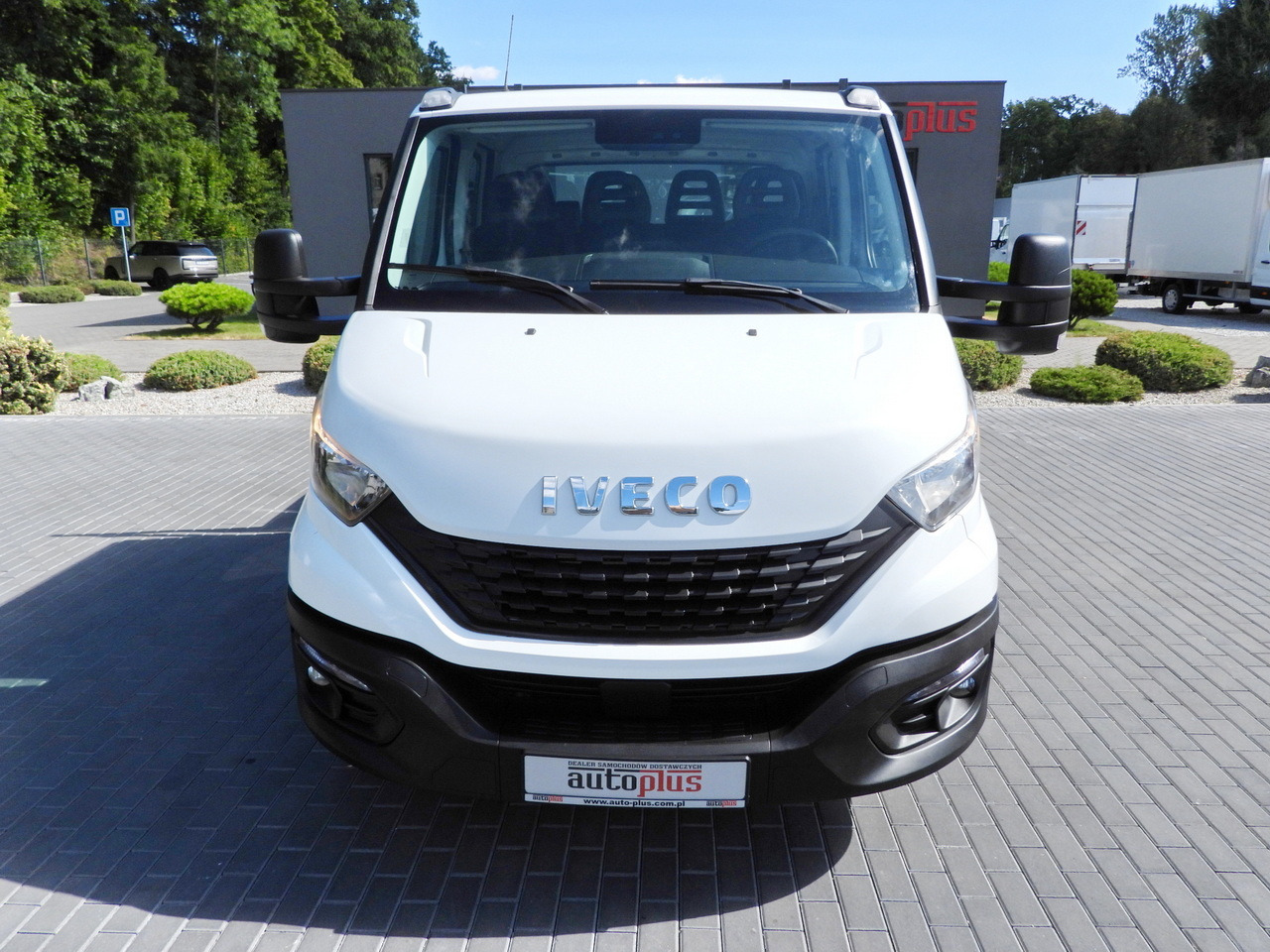 IVECO DAILY 35S14 STAKE BODY DOUBLE CABIN DOKA 7 SEATS CRUISE CONTROL AIR CONDITIONING 135HP - Transportbil med flak: bild 5 IVECO DAILY 35S14 STAKE BODY DOUBLE CABIN DOKA 7 SEATS CRUISE CONTROL AIR CONDITIONING 135HP - Transportbil med flak: bild 5
