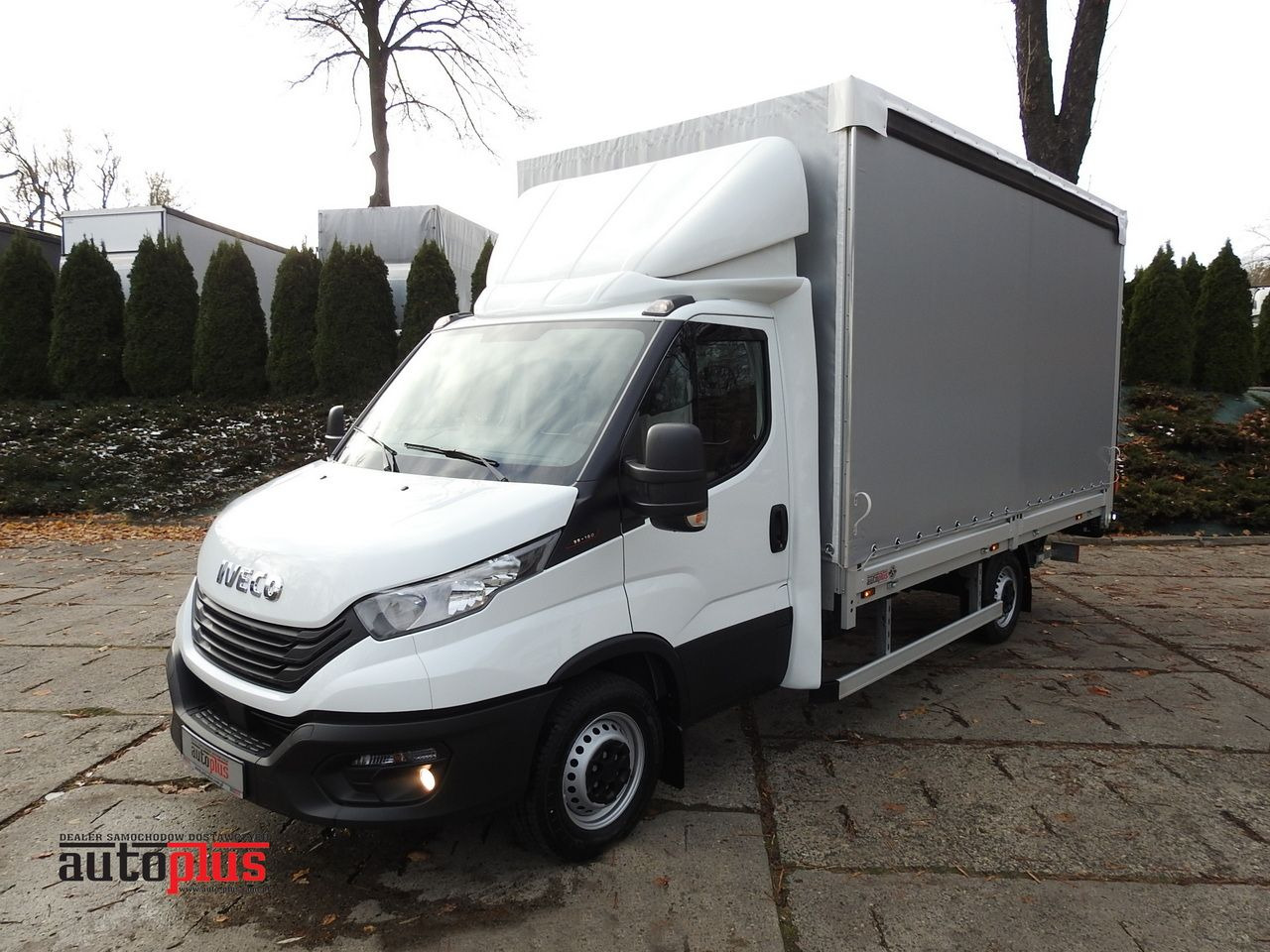 IVECO DAILY 35S16 NEW TARPAULIN LIFT 8 PALLETS CRUISE CONTROL AIR CONDITIONING 160HP - Transportbil med kapell: bild 1 IVECO DAILY 35S16 NEW TARPAULIN LIFT 8 PALLETS CRUISE CONTROL AIR CONDITIONING 160HP - Transportbil med kapell: bild 1