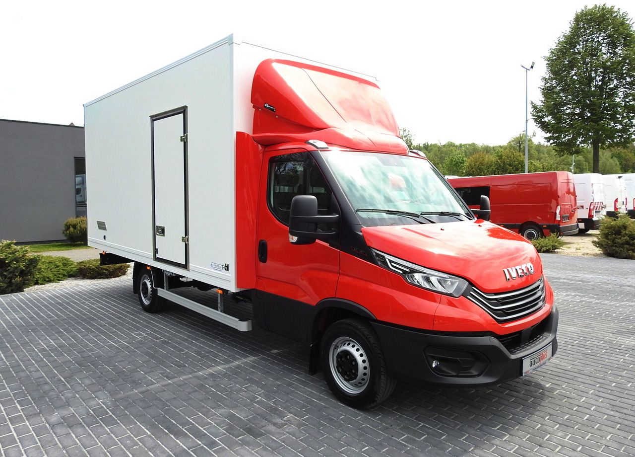 IVECO DAILY 35S18 NEW BOX 10 PALLETS CRUISE CONTROL NAVIGATION AIR CONDITIONING LED LIGHTS GUARANTEE 180HP - Volymskåp: bild 4 IVECO DAILY 35S18 NEW BOX 10 PALLETS CRUISE CONTROL NAVIGATION AIR CONDITIONING LED LIGHTS GUARANTEE 180HP - Volymskåp: bild 4