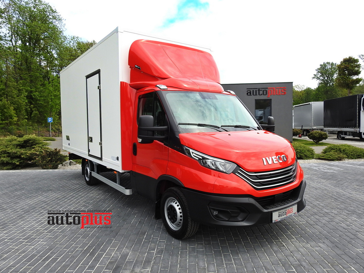 IVECO DAILY 35S18 NEW BOX 10 PALLETS CRUISE CONTROL NAVIGATION AIR CONDITIONING LED LIGHTS GUARANTEE 180HP - Volymskåp: bild 1 IVECO DAILY 35S18 NEW BOX 10 PALLETS CRUISE CONTROL NAVIGATION AIR CONDITIONING LED LIGHTS GUARANTEE 180HP - Volymskåp: bild 1