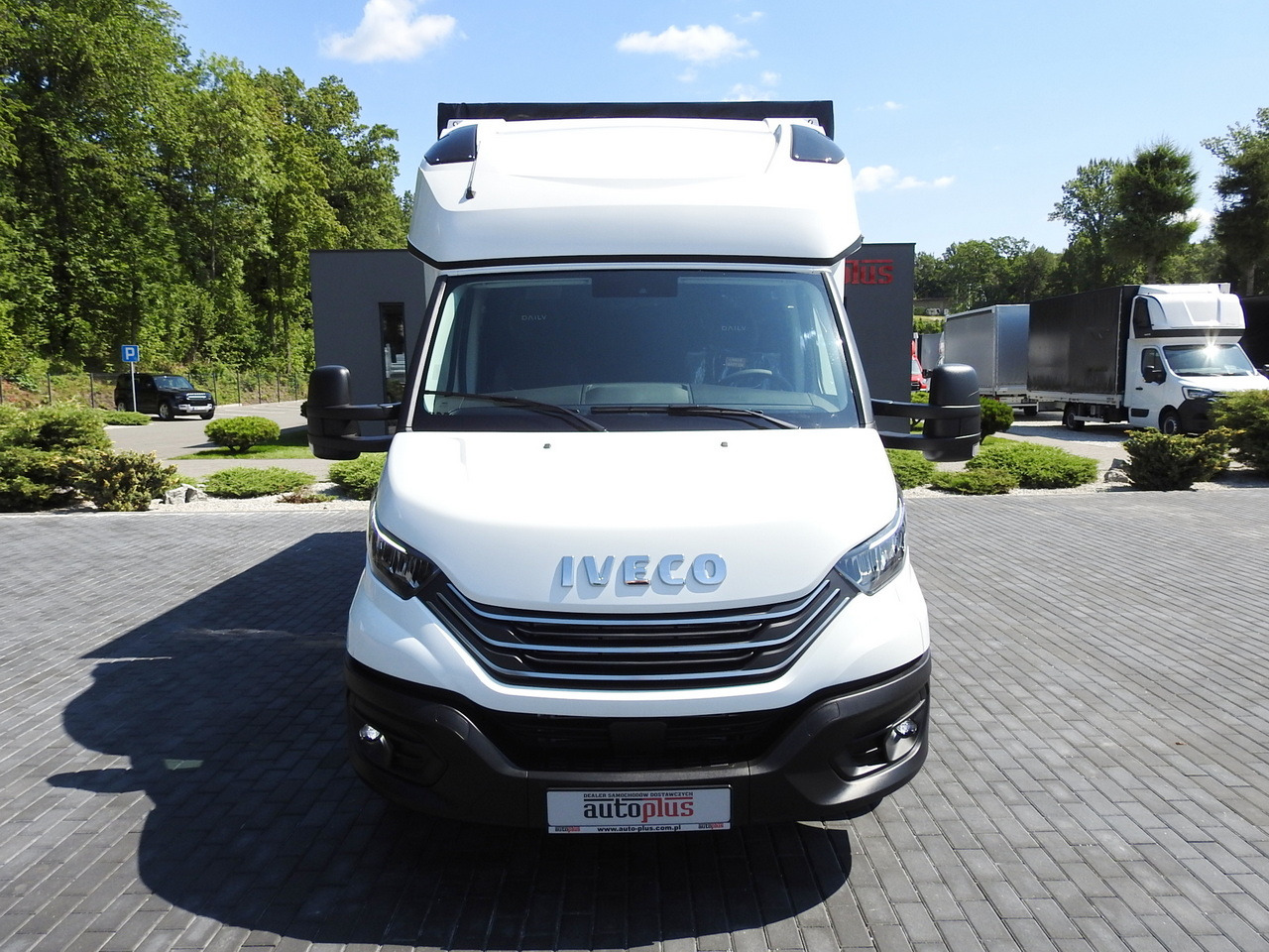 IVECO DAILY 35S18 NEW TARPAULIN 8 PALLETS CRUISE CONTROL NAVIGATION LED LIGHTS AUTOMATIC TRANSMISSION HI-MATIC MANUFACTURERS WARRANTY 180HP - Transportbil med kapell: bild 5 IVECO DAILY 35S18 NEW TARPAULIN 8 PALLETS CRUISE CONTROL NAVIGATION LED LIGHTS AUTOMATIC TRANSMISSION HI-MATIC MANUFACTURERS WARRANTY 180HP - Transportbil med kapell: bild 5
