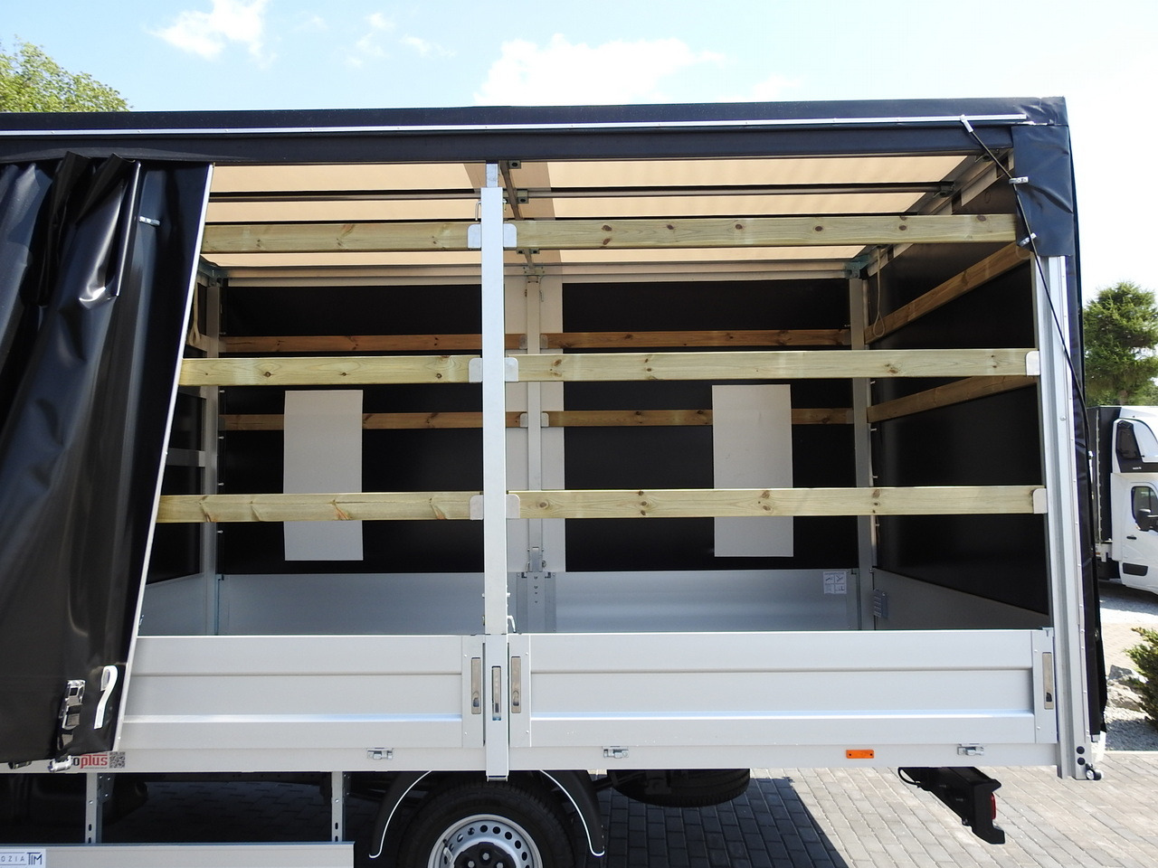 Ny Transportbil med kapell IVECO DAILY 35S18 NEW TARPAULIN 8 PALLETS CRUISE CONTROL NAVIGATION LED LIGHTS AUTOMATIC TRANSMISSION HI-MATIC MANUFACTURERS WARRANTY  180HP: bild 28