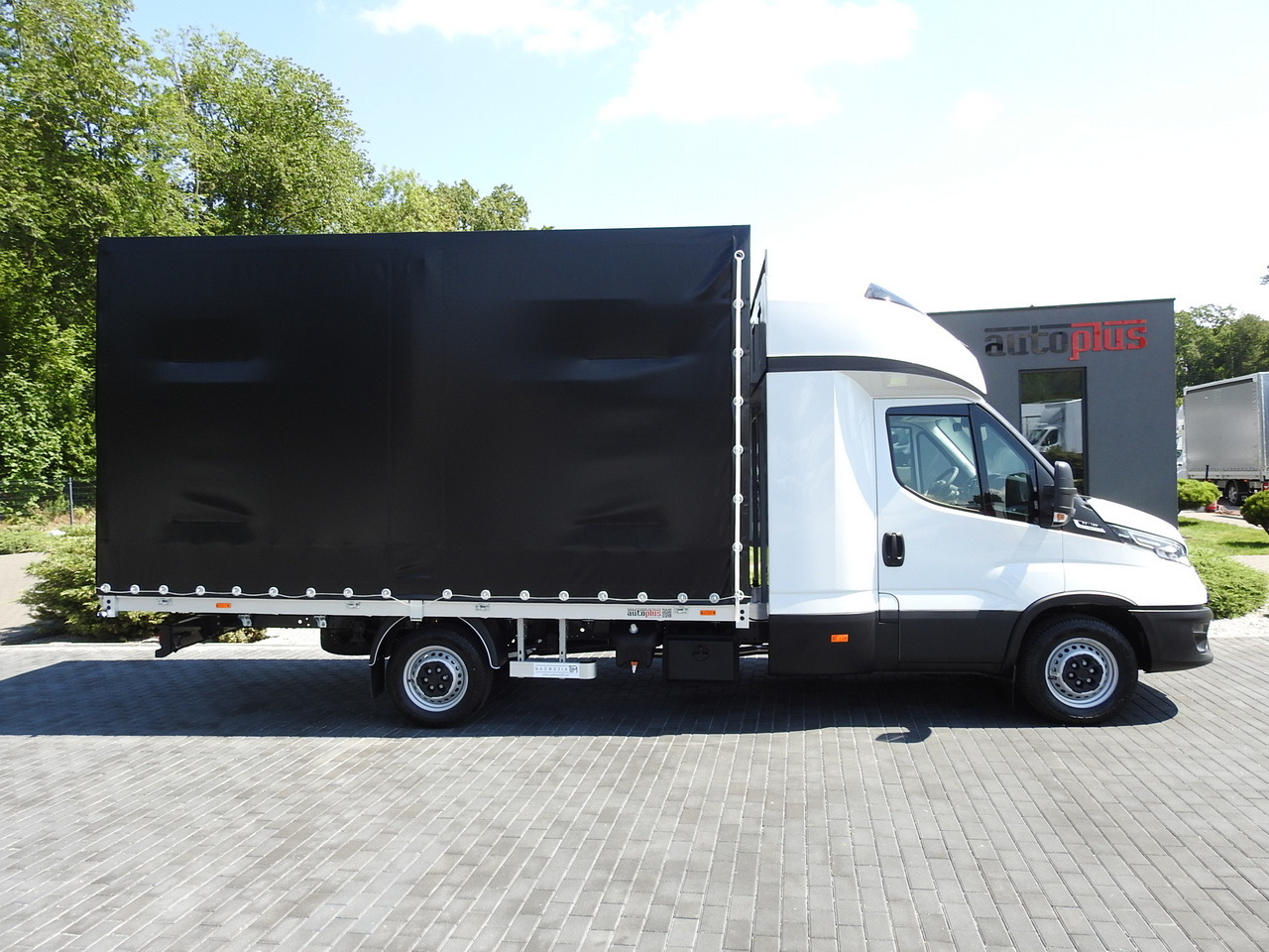 Ny Transportbil med kapell IVECO DAILY 35S18 NEW TARPAULIN 8 PALLETS CRUISE CONTROL NAVIGATION LED LIGHTS AUTOMATIC TRANSMISSION HI-MATIC MANUFACTURERS WARRANTY  180HP: bild 7