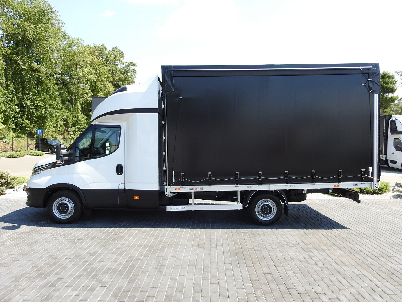Ny Transportbil med kapell IVECO DAILY 35S18 NEW TARPAULIN 8 PALLETS CRUISE CONTROL NAVIGATION LED LIGHTS AUTOMATIC TRANSMISSION HI-MATIC MANUFACTURERS WARRANTY  180HP: bild 9