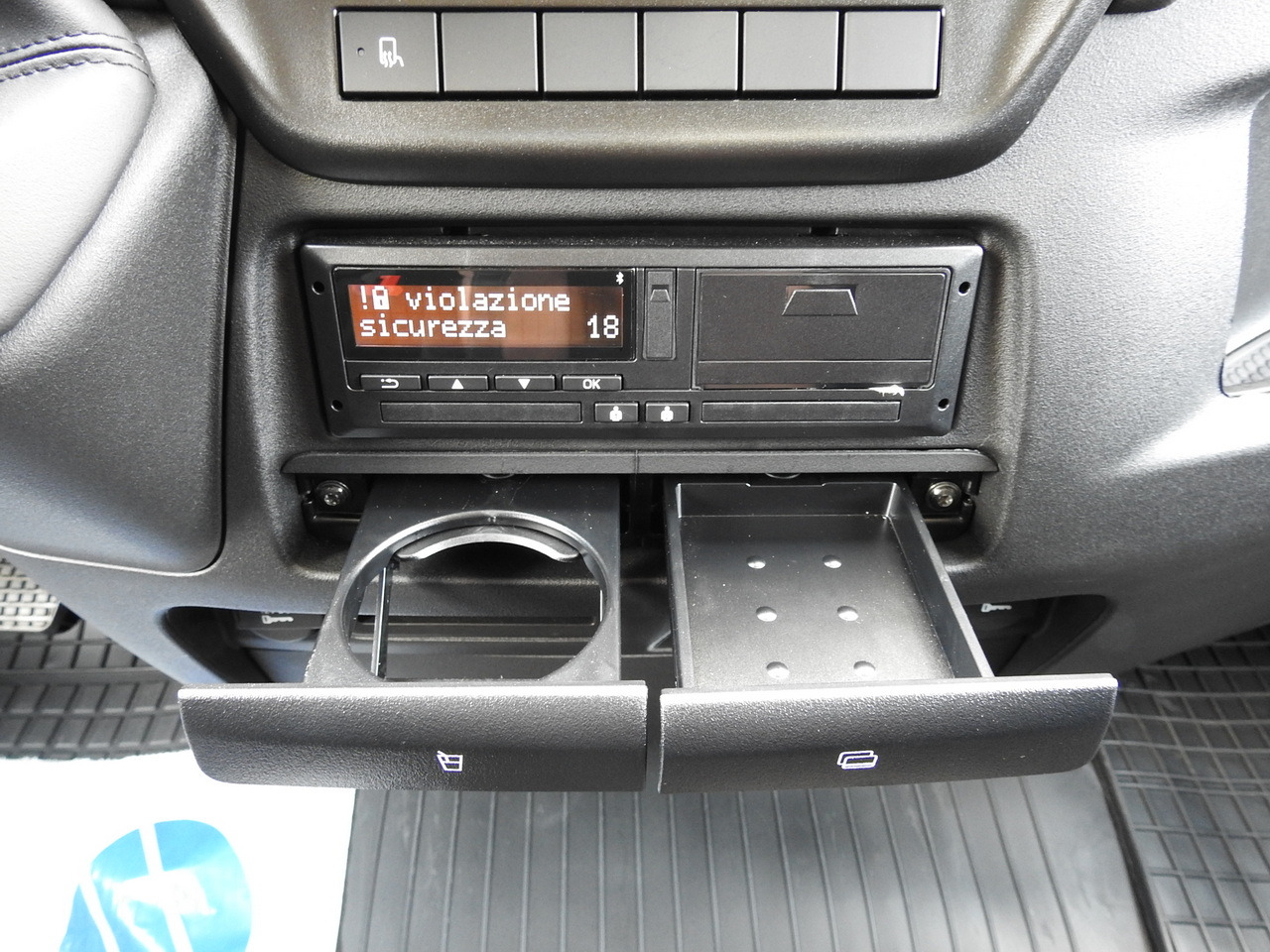 Ny Transportbil med kapell IVECO DAILY 35S18 NEW TARPAULIN 8 PALLETS CRUISE CONTROL NAVIGATION LED LIGHTS AUTOMATIC TRANSMISSION HI-MATIC MANUFACTURERS WARRANTY  180HP: bild 46