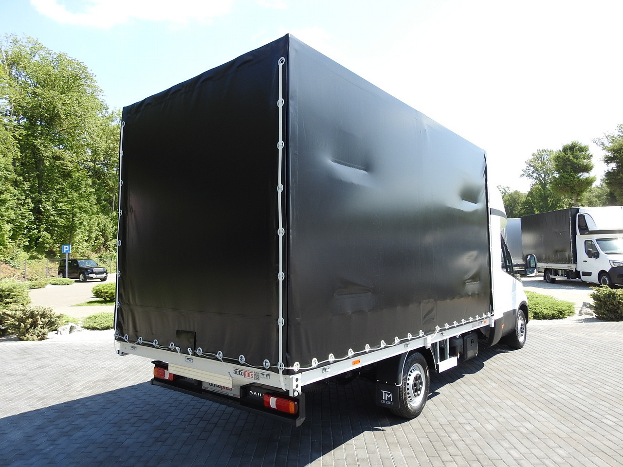 IVECO DAILY 35S18 NEW TARPAULIN 8 PALLETS CRUISE CONTROL NAVIGATION LED LIGHTS AUTOMATIC TRANSMISSION HI-MATIC MANUFACTURERS WARRANTY 180HP - Transportbil med kapell: bild 3 IVECO DAILY 35S18 NEW TARPAULIN 8 PALLETS CRUISE CONTROL NAVIGATION LED LIGHTS AUTOMATIC TRANSMISSION HI-MATIC MANUFACTURERS WARRANTY 180HP - Transportbil med kapell: bild 3