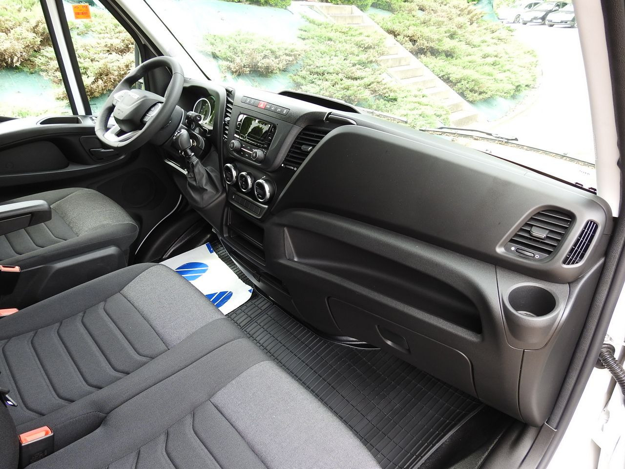 Leasa IVECO DAILY 35S18 NEW TARPAULIN WEBASTO CRUISE CONTROL AIR CONDITIONING 180HP IVECO DAILY 35S18 NEW TARPAULIN WEBASTO CRUISE CONTROL AIR CONDITIONING 180HP: bild 40