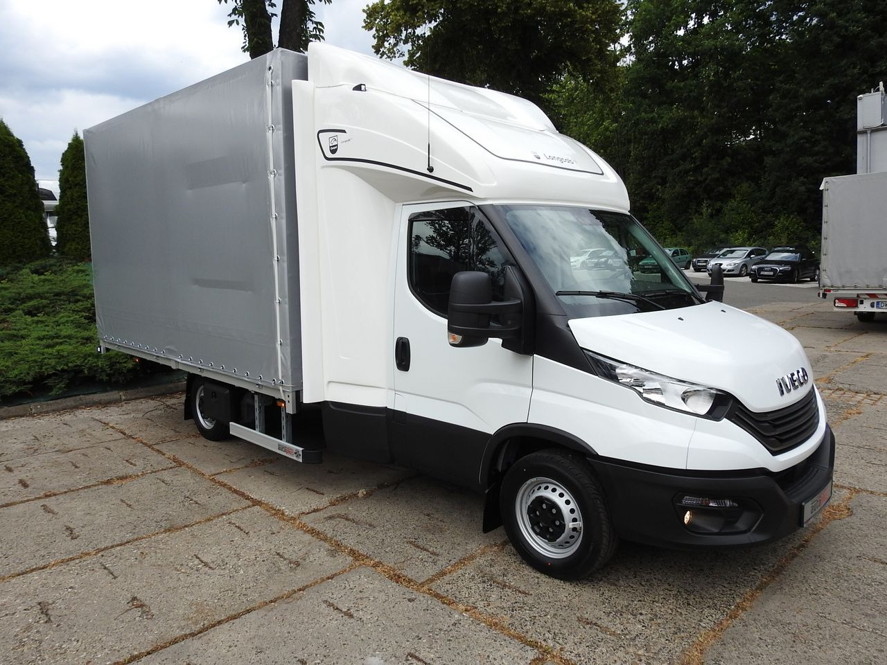 IVECO DAILY 35S18 NEW TARPAULIN WEBASTO CRUISE CONTROL AIR CONDITIONING 180HP - Transportbil med kapell: bild 4 IVECO DAILY 35S18 NEW TARPAULIN WEBASTO CRUISE CONTROL AIR CONDITIONING 180HP - Transportbil med kapell: bild 4