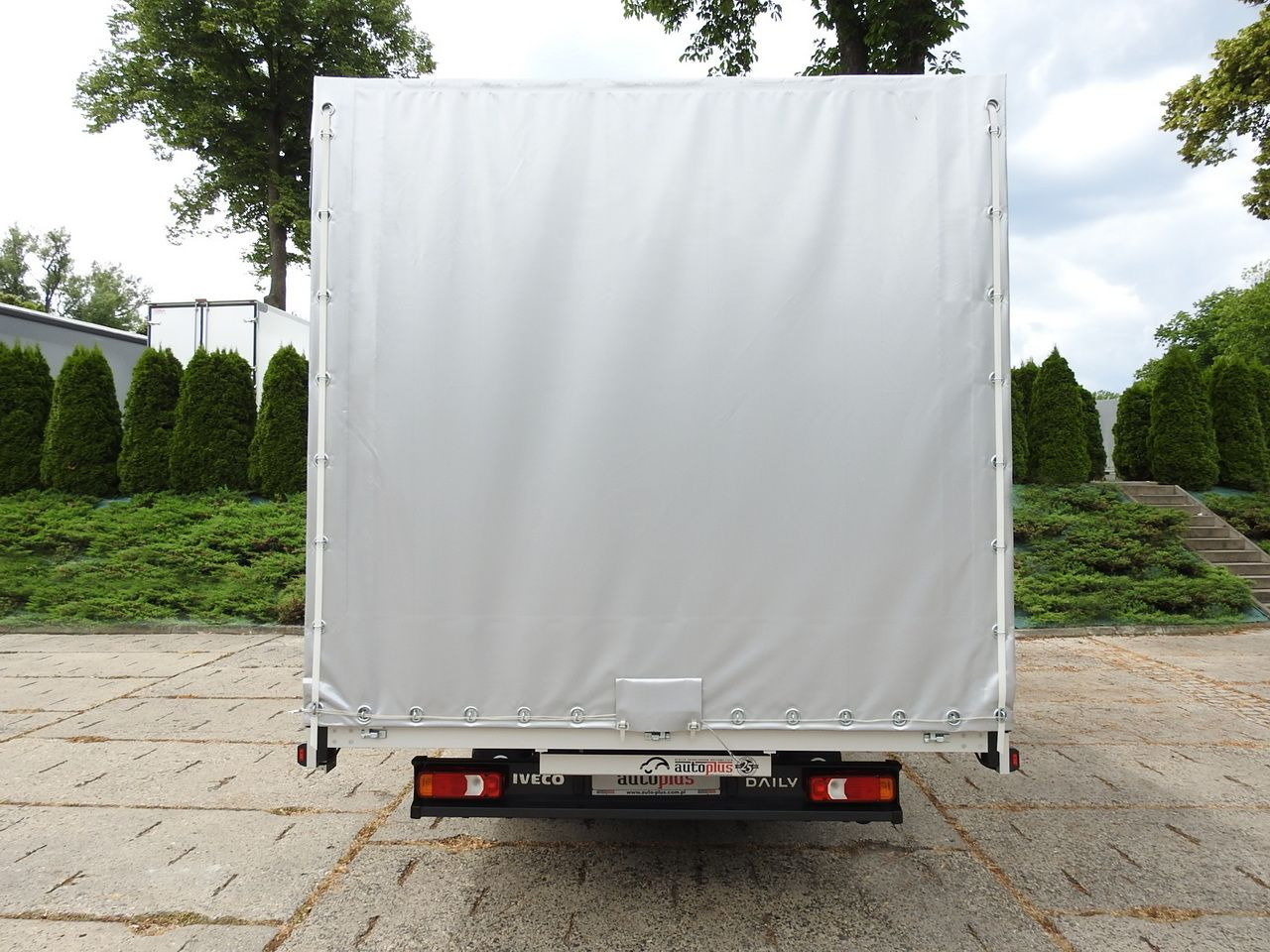 Leasa IVECO DAILY 35S18 NEW TARPAULIN WEBASTO CRUISE CONTROL AIR CONDITIONING 180HP IVECO DAILY 35S18 NEW TARPAULIN WEBASTO CRUISE CONTROL AIR CONDITIONING 180HP: bild 11