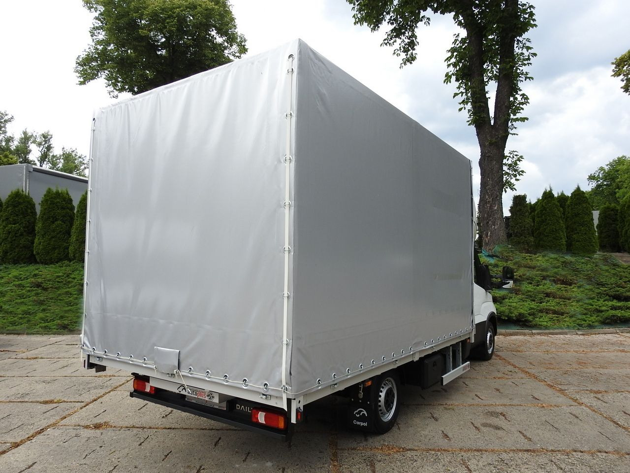IVECO DAILY 35S18 NEW TARPAULIN WEBASTO CRUISE CONTROL AIR CONDITIONING 180HP - Transportbil med kapell: bild 3 IVECO DAILY 35S18 NEW TARPAULIN WEBASTO CRUISE CONTROL AIR CONDITIONING 180HP - Transportbil med kapell: bild 3