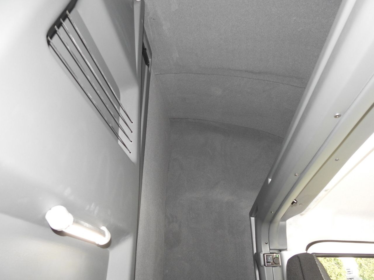 Leasa IVECO DAILY 35S18 NEW TARPAULIN WEBASTO CRUISE CONTROL AIR CONDITIONING 180HP IVECO DAILY 35S18 NEW TARPAULIN WEBASTO CRUISE CONTROL AIR CONDITIONING 180HP: bild 47
