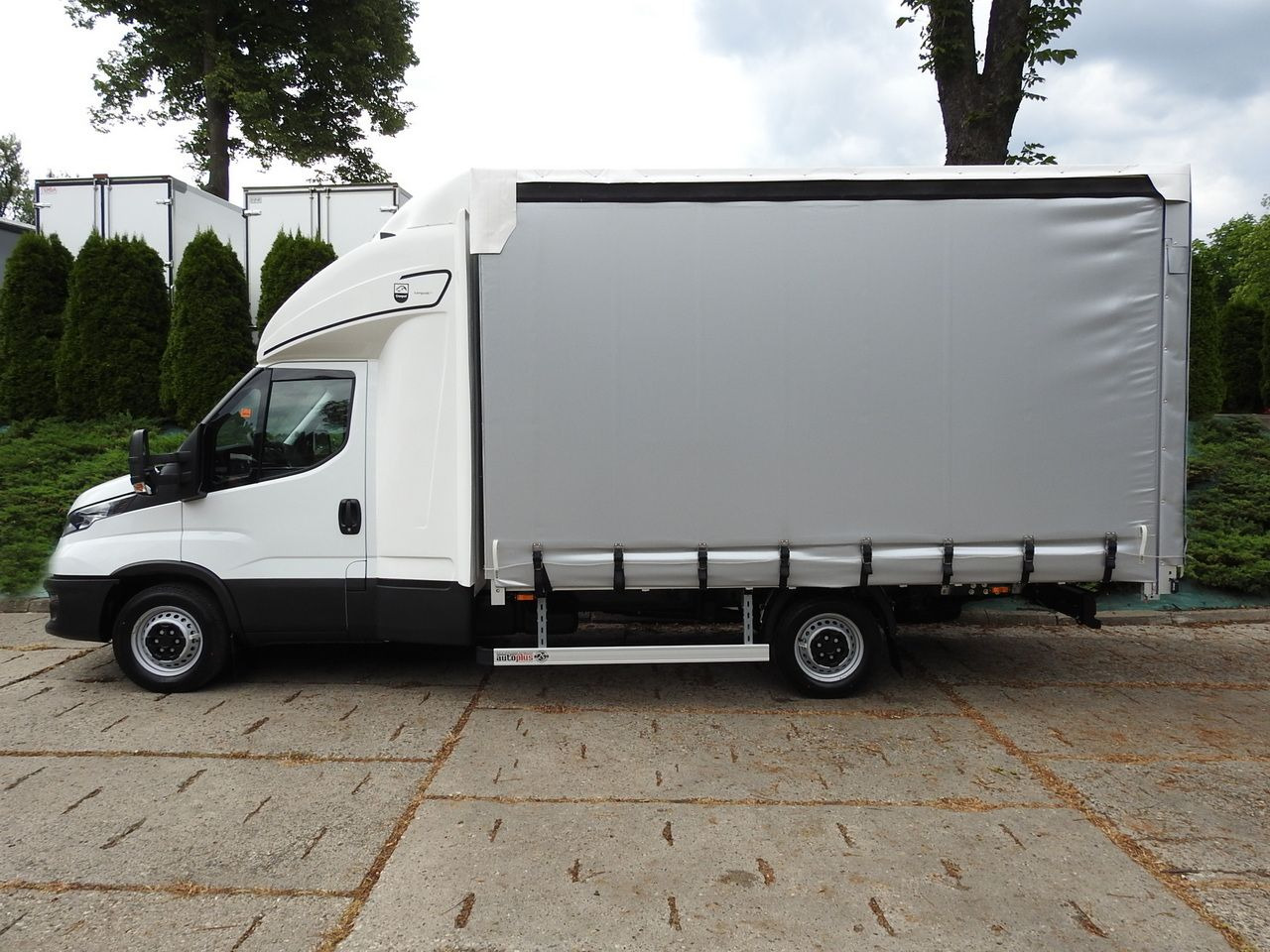 Leasa IVECO DAILY 35S18 NEW TARPAULIN WEBASTO CRUISE CONTROL AIR CONDITIONING 180HP IVECO DAILY 35S18 NEW TARPAULIN WEBASTO CRUISE CONTROL AIR CONDITIONING 180HP: bild 9