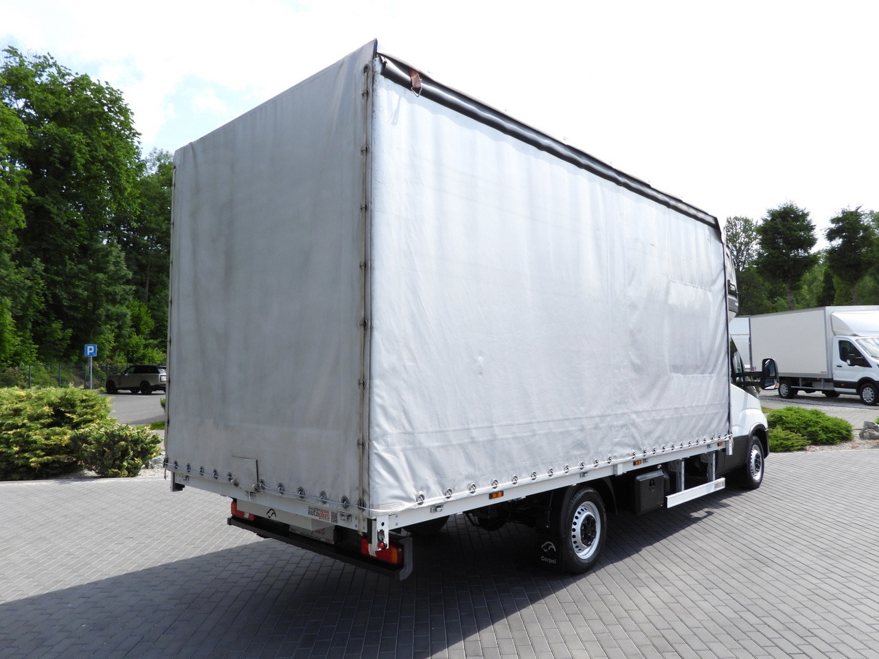IVECO DAILY 35S18 TARPAULIN 10 PALLETS CRUISE CONTROL LED LIGHTS AIR CONDITIONING 180HP - Transportbil med kapell: bild 3 IVECO DAILY 35S18 TARPAULIN 10 PALLETS CRUISE CONTROL LED LIGHTS AIR CONDITIONING 180HP - Transportbil med kapell: bild 3