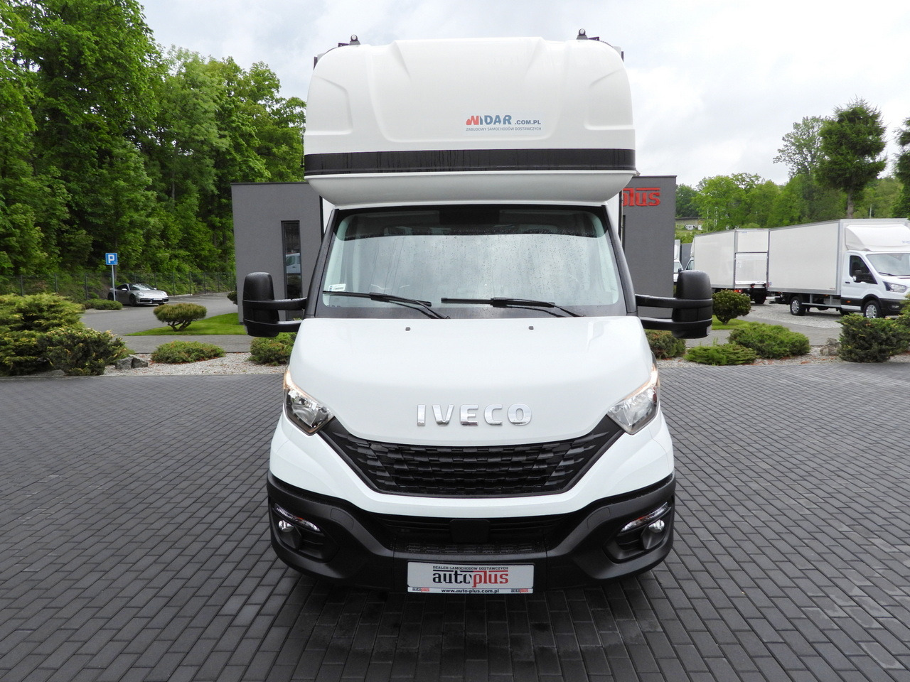 IVECO DAILY 35S18 TARPAULIN 10 PALLETS WEBASTO CRUISE CONTROL AIR CONDITIONING 180HP - Transportbil med kapell: bild 5 IVECO DAILY 35S18 TARPAULIN 10 PALLETS WEBASTO CRUISE CONTROL AIR CONDITIONING 180HP - Transportbil med kapell: bild 5