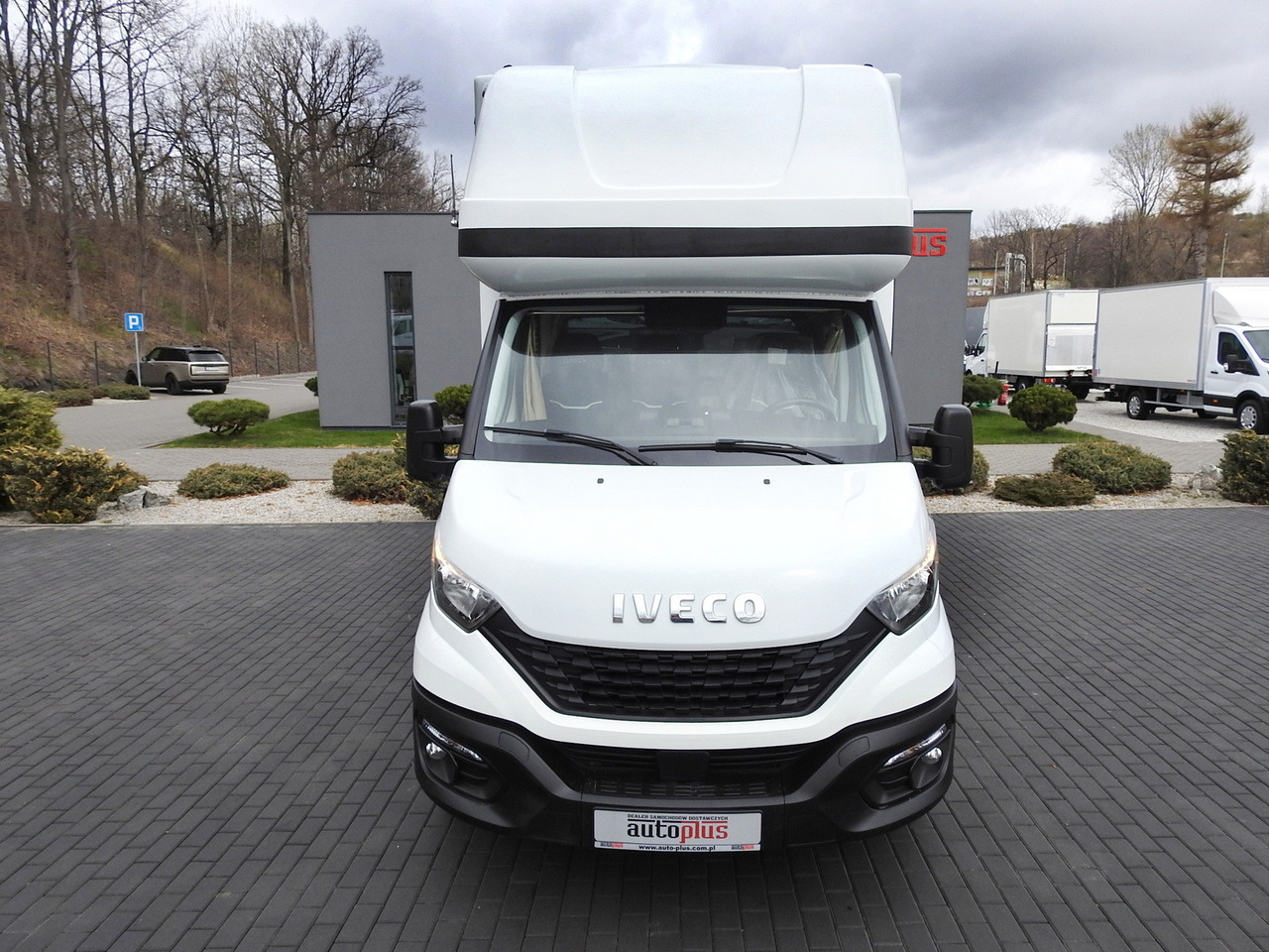 IVECO DAILY 35S18 TARPAULIN 10 PALLETS WEBASTO CRUISE CONTROL AIR CONDITIONING 180HP - Transportbil med kapell: bild 5 IVECO DAILY 35S18 TARPAULIN 10 PALLETS WEBASTO CRUISE CONTROL AIR CONDITIONING 180HP - Transportbil med kapell: bild 5