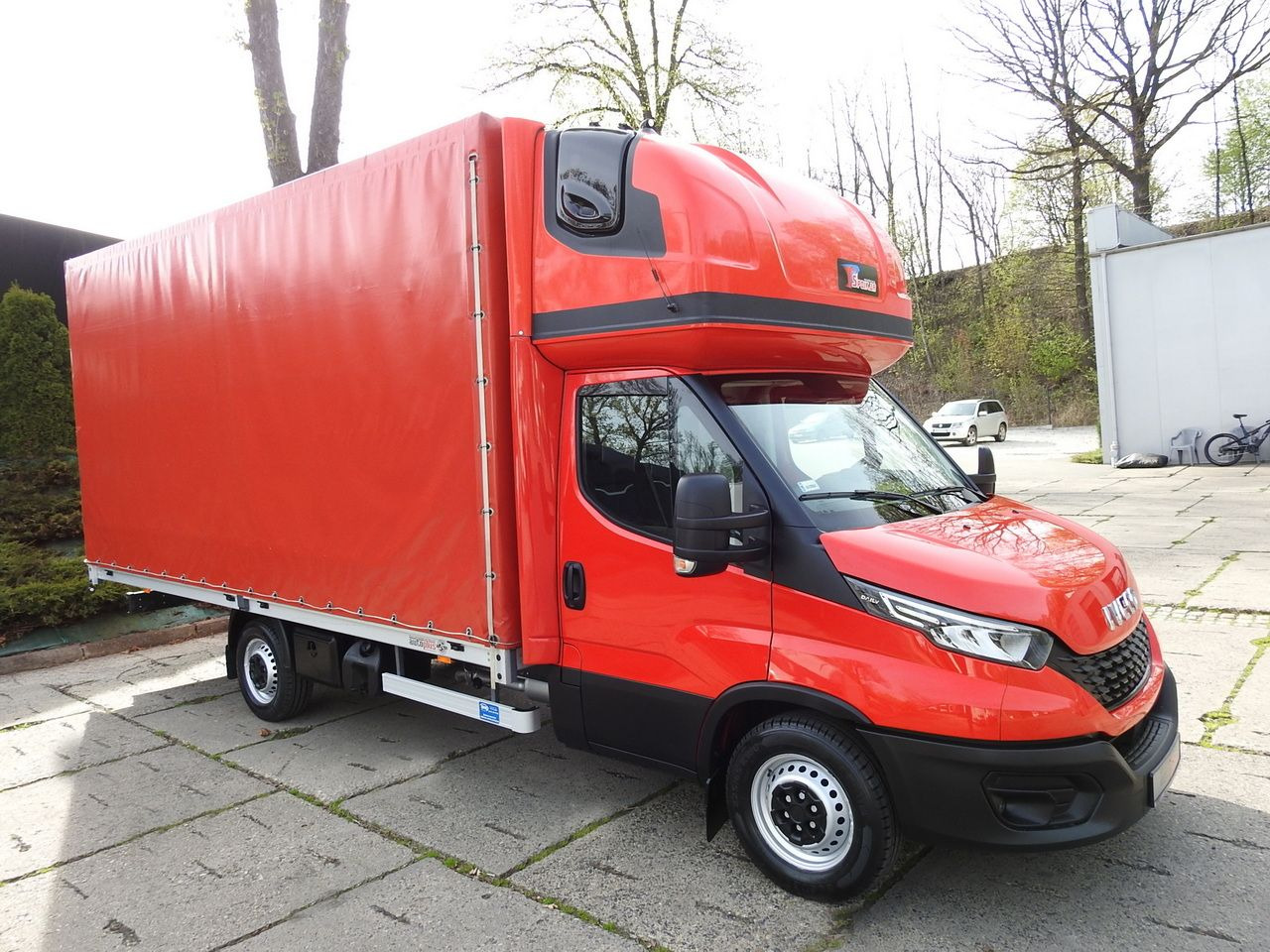 IVECO DAILY 35S18 TARPAULIN 10 PALLETS WEBASTO CRUISE CONTROL LED LIGHTS AIR CONDITIONING 180HP - Transportbil med kapell: bild 4 IVECO DAILY 35S18 TARPAULIN 10 PALLETS WEBASTO CRUISE CONTROL LED LIGHTS AIR CONDITIONING 180HP - Transportbil med kapell: bild 4